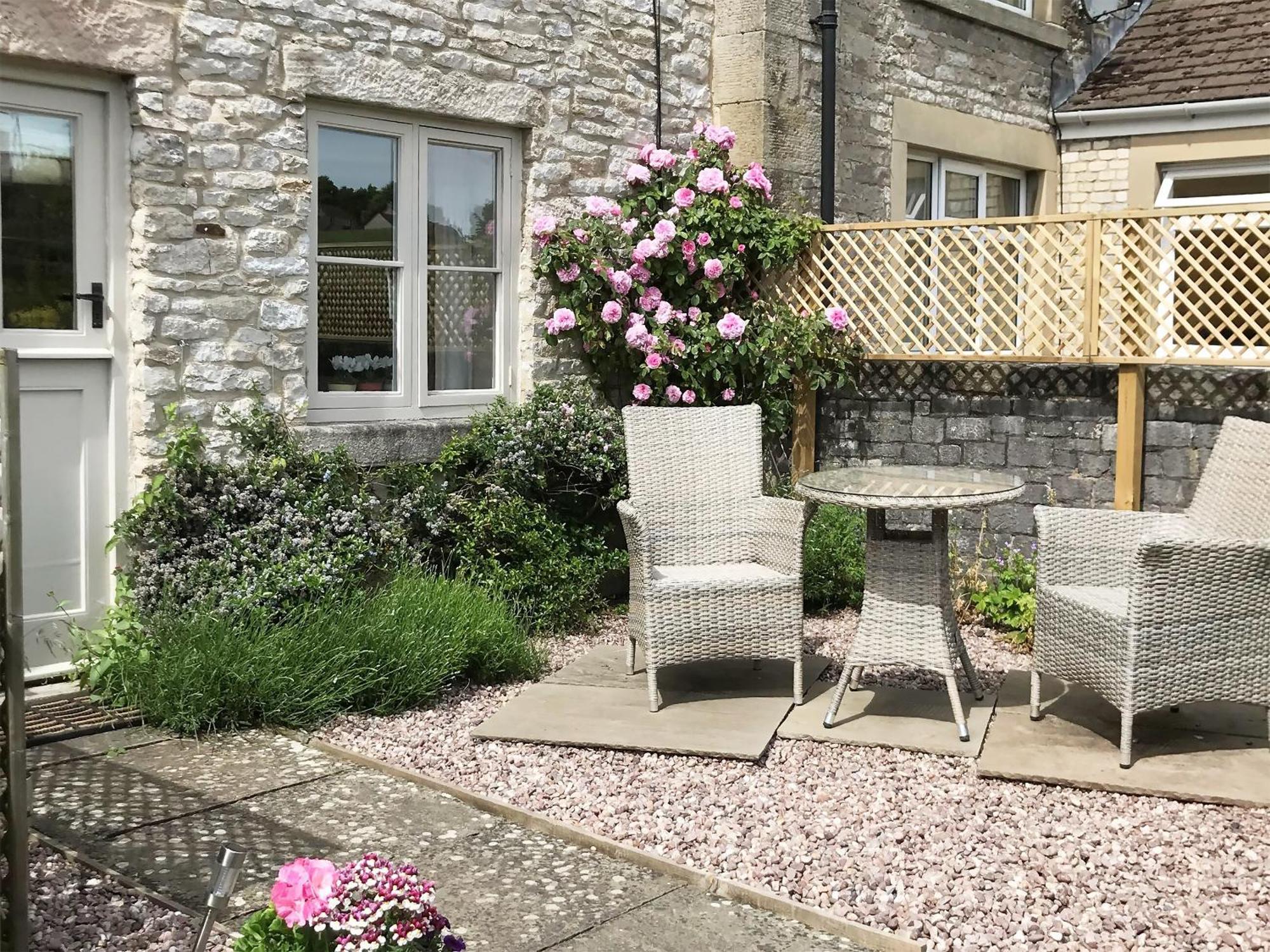 Periwinkle Cottage Great Longstone Exterior photo